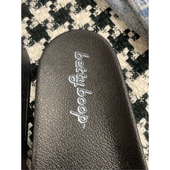 Iridescent Pink Betty Boop Slides - Picture 3 of 5